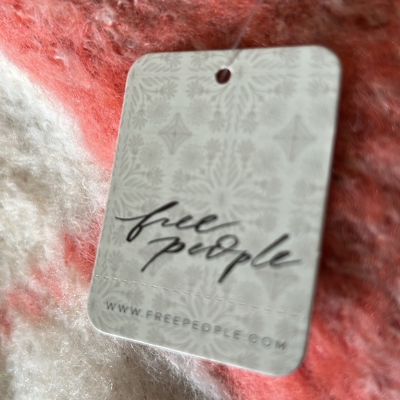 FREE PEOPLE EMERSON PULLOVER CROPPED SWEATER COLOR CHAMPAGNE DREAM LARGE - Picture 4 of 12